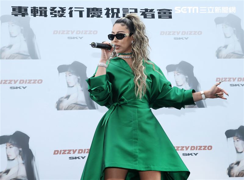 蔡詩芸推出創作專輯「SKY」，舉辦慶功記者會，慶祝入圍金音獎「最佳嘻哈專輯」，歌曲點閱雙雙破百萬。（記者邱榮吉/攝影）