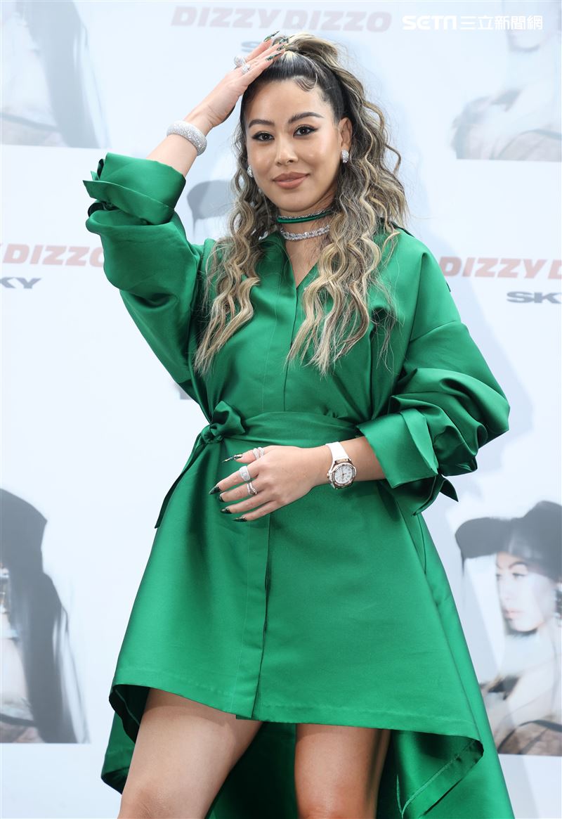 蔡詩芸推出創作專輯「SKY」，舉辦慶功記者會，慶祝入圍金音獎「最佳嘻哈專輯」，歌曲點閱雙雙破百萬。（記者邱榮吉/攝影）