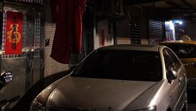 一出門見紅衣女飄盪嚇壞。爆廢公社