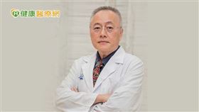 彰化基督教醫院全方位乳房腫瘤中心陳達人主任提醒，充分與主治醫師配合、注意生活飲食與運動，可有助於減少乳癌復發與惡化。