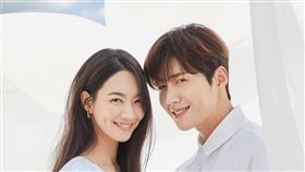 韓劇《海岸村恰恰恰》找來申敏兒、金宣虎主演。（圖／Netflix提供）