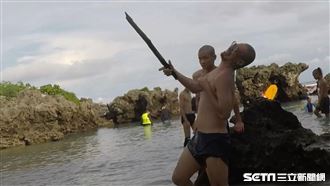 登場2秒就被殺　他曝斯卡羅赤裸經過