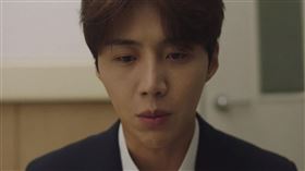  ▲金宣虎海岸村恰恰恰。（圖／翻攝自Netflix）