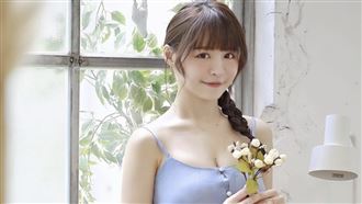 呆萌女神自爆沒穿內衣「激突被看光」