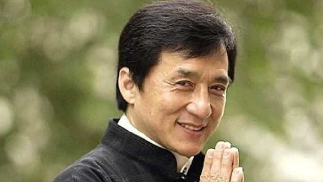 成龍苦追她8年無果　現66歲仍單身