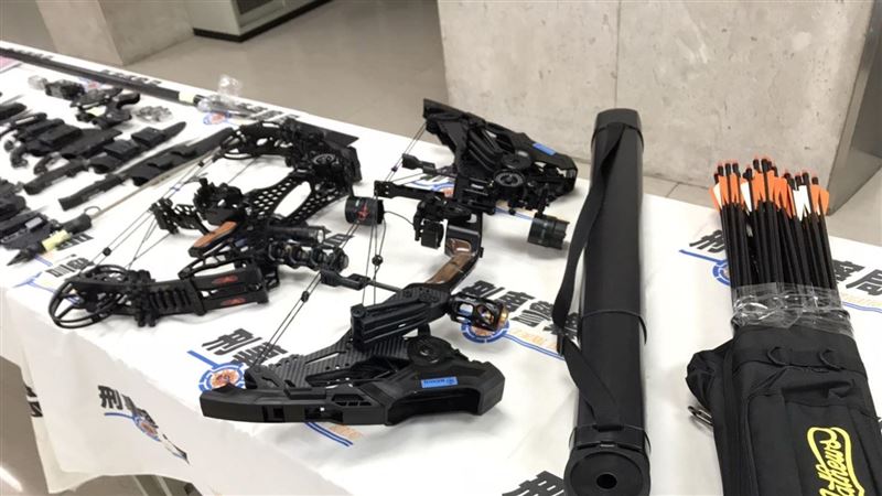 父開鐵工廠　兒接單改槍枝警上門逮人