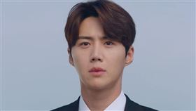  ▲金宣虎海岸村恰恰恰。（圖／翻攝自Netflix）