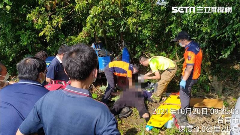 新／搬運車翻覆重壓　台南男氣絕亡　