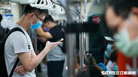 捷運/口罩(記者陳弋攝影)