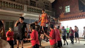 ▲薛王爺站上神轎，十分帥氣！（圖／寶島神很大）