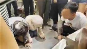 高雄,仁武,保母,鳳梨,道歉,下跪