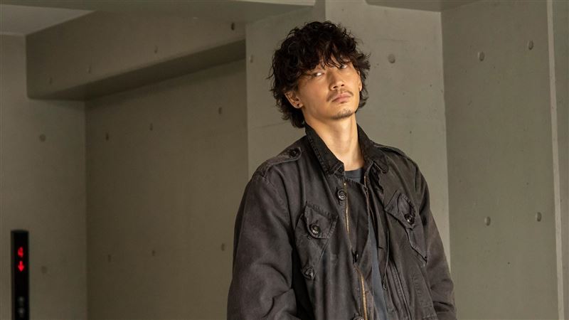 綾野剛超幹勁開啟「不死鳥模式」