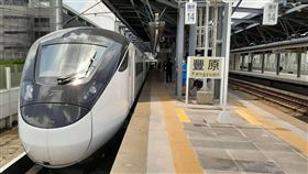 台鐵EMU3000列車首次動態試車台鐵EMU3000型城際列車第一批第1編組19日首次進行動態試車，接下來將會持續進行各種測試，預計年底正式投入營運。（台鐵局提供）中央社記者余曉涵傳真  110年8月20日