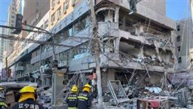 中國1餐廳突爆炸！「整棟炸毀」現場慘況曝　已34人死傷（圖／翻攝自央視新聞微博）