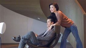 呂良偉和愛妻楊小娟結婚19年感情依舊相當恩愛。（圖／翻攝自呂良偉微博）