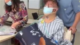 尪成植物人1年！她申請「殘障手冊」遭要求：需要本人到場（圖／翻攝自每日經濟新聞微博）