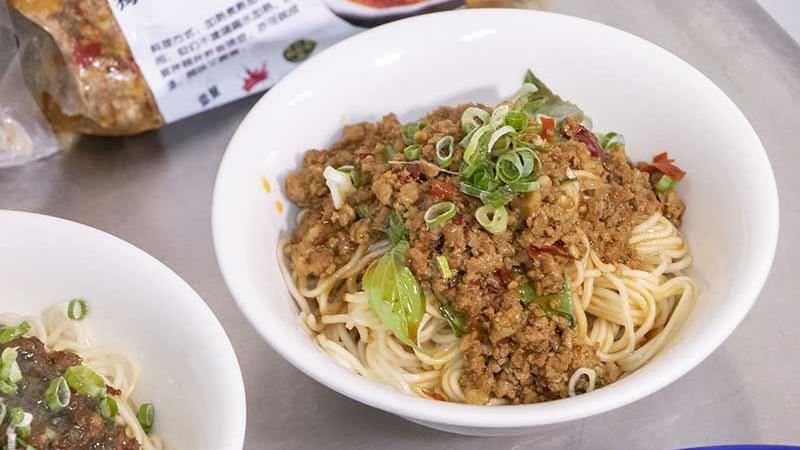 獨門風味　「塔香辣肉醬麵」來店必吃