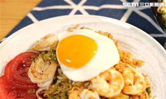 炒麵再升級　主廚示範豪華海鮮營多麵