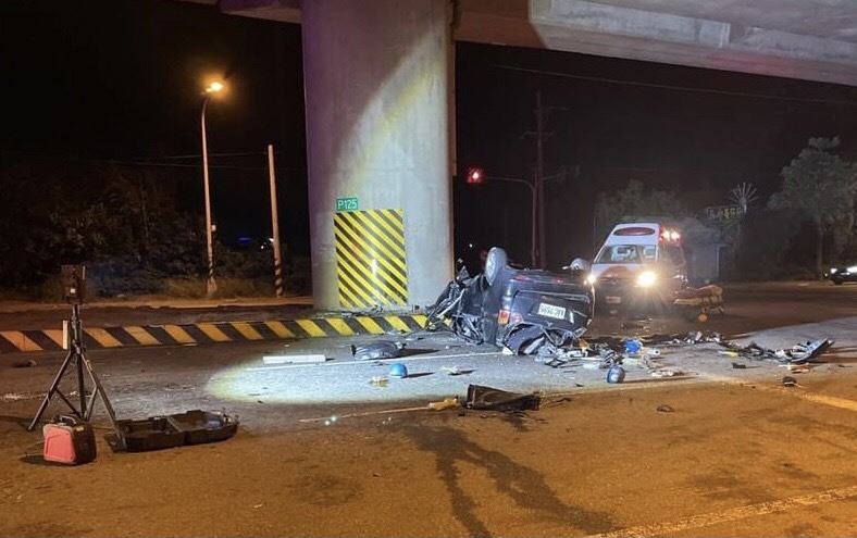 台中清水車禍1台車擠6人　撞橋翻覆