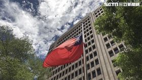 中央聯合辦公大樓，降半旗（圖／記者陳建廷攝）