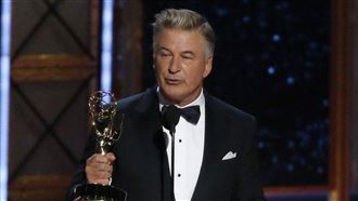 亞歷鮑德溫爆誤殺　酗酒毆妻案底遭掀