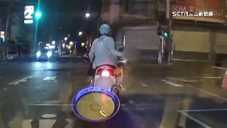 獨／男子街頭囂張亮槍　目擊駕駛嚇傻