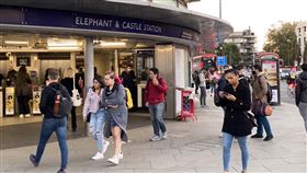直擊英國倫敦市區，當地民眾戴口罩比例不算高。（圖／陳子瑄獨家授權提供）