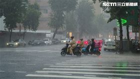 下雨天氣(記者陳弋攝影)
