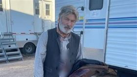 亞歷鮑德溫在片中造型。（圖／翻攝自alecbaldwininsta IG）
照片經模處理