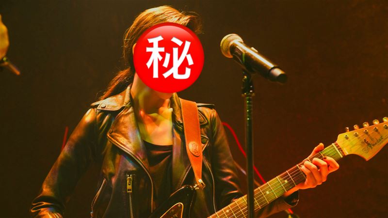 睽違7年演台劇　張鈞甯超濃煙燻妝曝
