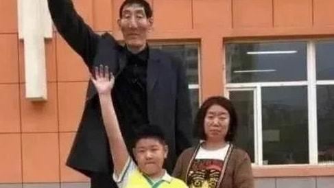 他比姚明還高　兒13歲長破170