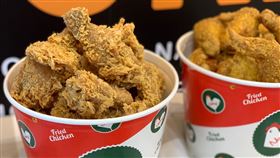 拿坡里炸雞專賣店。（圖／記者馮珮汶攝）