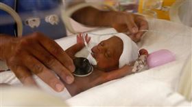 哈莉瑪（Halima Cisse）誕下9個孩子。（圖／達志／美聯社）