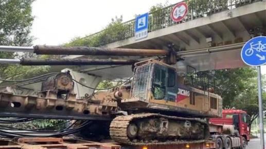 貨車撞斷天橋　居民：過街要繞2公里