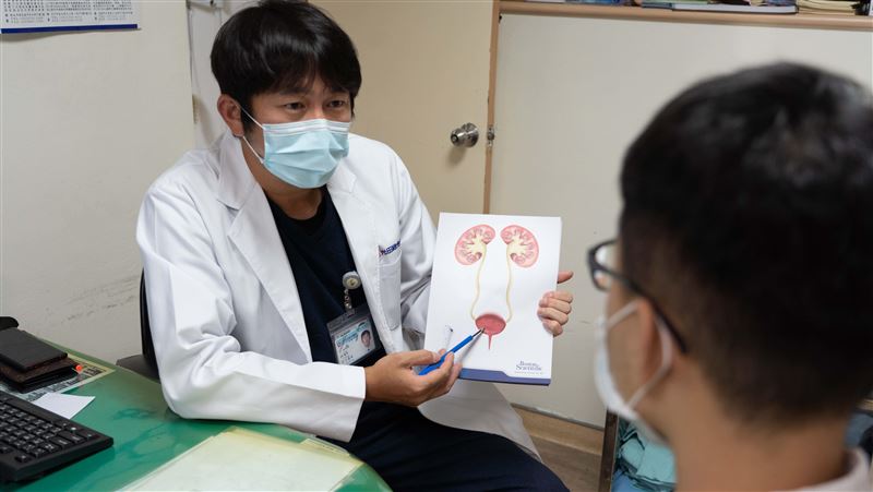 血尿半年卻輕忽　45歲男罹膀胱癌