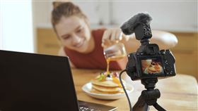 全方位狠角「攝」！Sony發表α7 IV＋兩無線閃光燈（圖／台灣索尼提供）