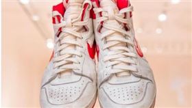 喬丹,美國,職業籃球,NBA,球星,麥可喬丹,球鞋,拍賣,蘇富比,Sotheby
https://twitter.com/Sothebys/status/1452346550198300675/photo/1