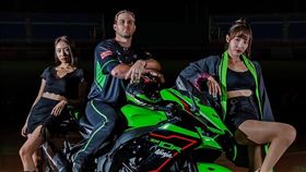 一崎入魂主題趴 樂天桃猿武士黑魂加持。（圖／樂天桃猿提供）