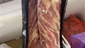 4度偷煎「同事的牛排」吃下肚！員警被抓包慘送辦（圖／翻攝畫面）