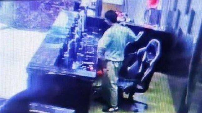 男大生網咖玩40小時猝死　父母求償