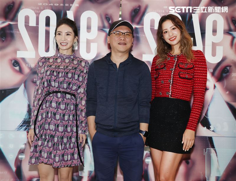 「2049－幸福話術」演員李亦捷、製作人湯昇榮、莫允雯。（記者邱榮吉/攝影）