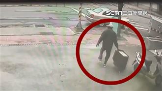 搶匪畫面曝！搶完超商後拖51萬錢箱
