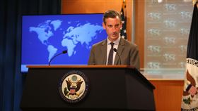 拜登防衛台灣說持續引熱議 美國務院低調因應美國國務院發言人普萊斯25日重申，美國政策未變，總統拜登致力遵循「台灣關係法」，會持續協助台灣維持足夠的自我防衛能力。圖為普萊斯10月14日召開媒體簡報會。中央社記者徐薇婷華盛頓攝 110年10月26日