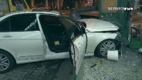 f閃施工自撞0600(DL)