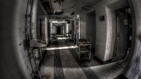 殮房,太平間,洗屍（圖／攝影者Stuart McAlpine, Flickr CC License）https://goo.gl/Qb3MKy