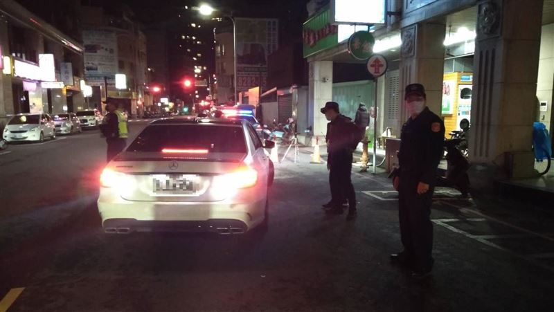 噪音車擾人清夢　警掃蕩逮帶刀屁孩