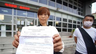 女老師拒盤查遭警「大外割」！判決出爐