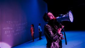 ▲《#是否》以流行歌曲乘載這群年輕舞者的人生故事（圖／臺中國家歌劇院提供）