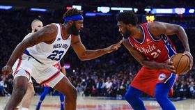 ▲恩比德（Joel Embiid）全場只投進2球。（圖／美聯社／達志影像）