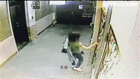 許女從25日返家後未再出門。（圖／翻攝畫面）